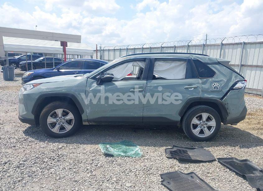 Photo 14 of 2020 Toyota Rav4 XLE (VIN JTMW1RFVXLD522100)
