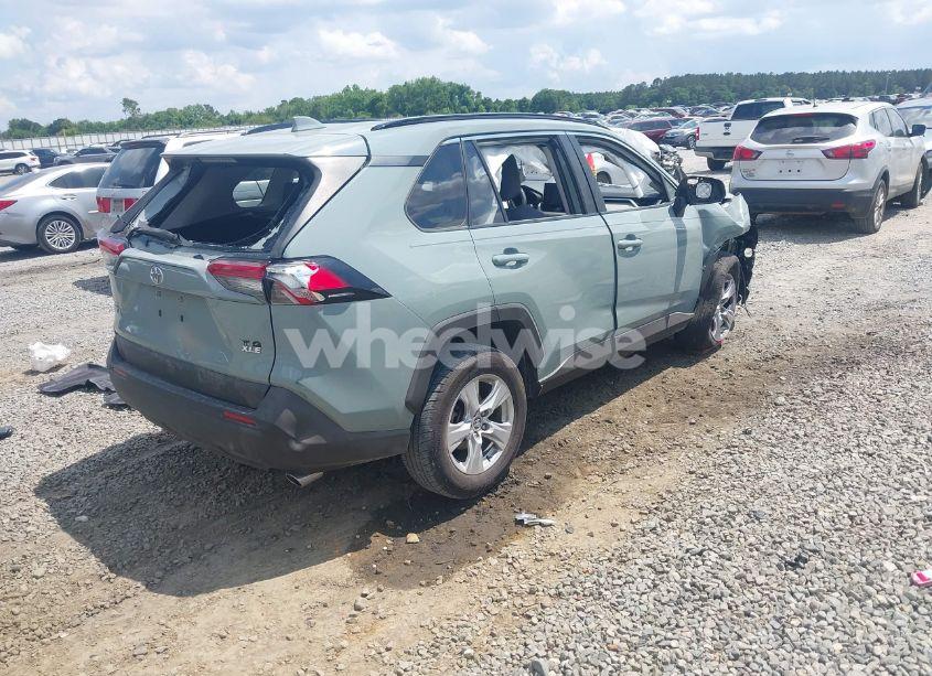 Photo 4 of 2020 Toyota Rav4 XLE (VIN JTMW1RFVXLD522100)