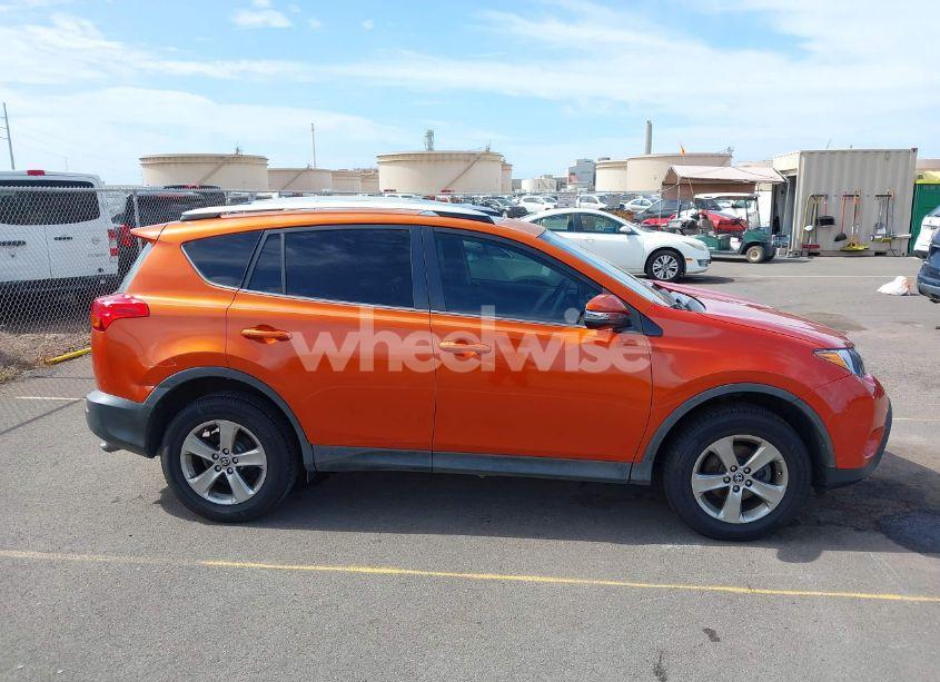 Photo 13 of 2015 Toyota Rav4 XLE (VIN JTMWFREV0FD046088)