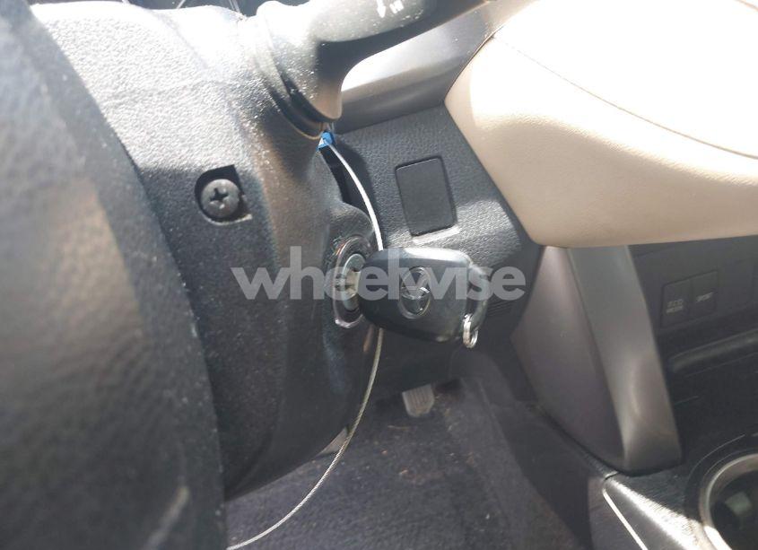 Photo 11 of 2017 Toyota Rav4 XLE (VIN JTMWFREV1HD095397)