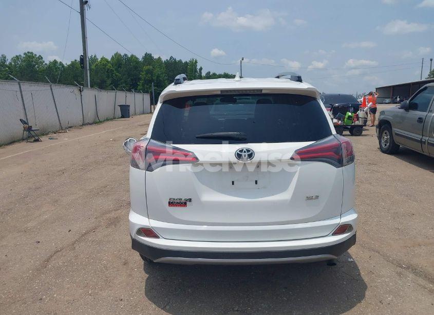 Photo 16 of 2017 Toyota Rav4 XLE (VIN JTMWFREV1HD095397)