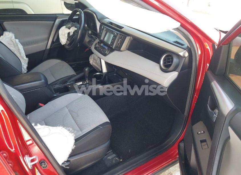 Photo 5 of 2017 Toyota Rav4 XLE (VIN JTMWFREV1HJ120672)