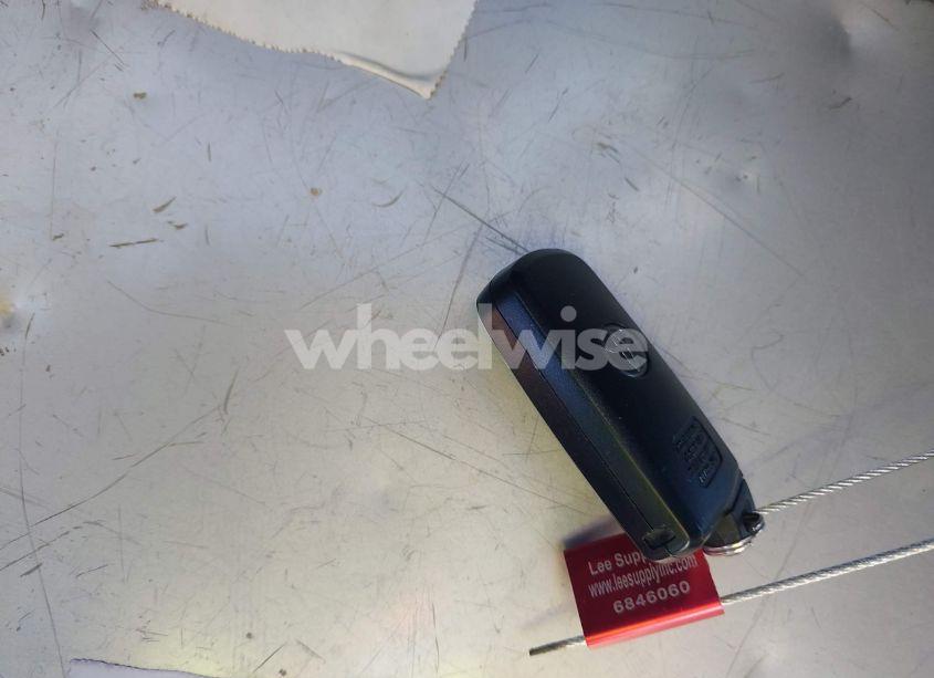 Photo 11 of 2018 Toyota Rav4 XLE (VIN JTMWFREV1JJ197662)