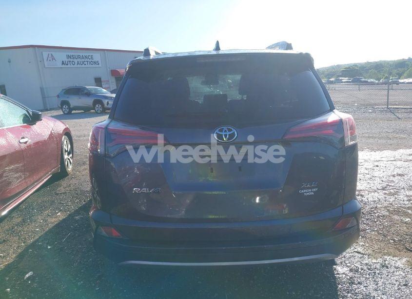 Photo 16 of 2018 Toyota Rav4 XLE (VIN JTMWFREV1JJ197662)