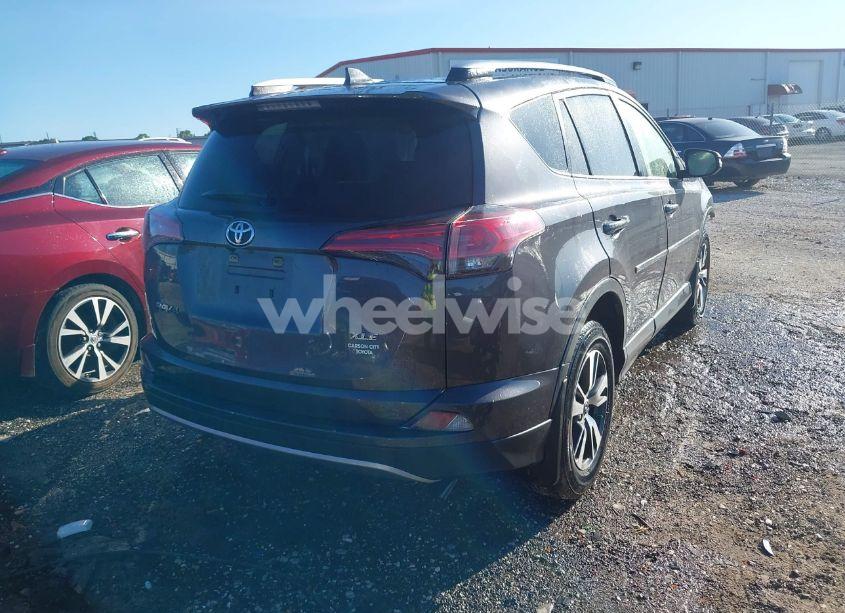 Photo 4 of 2018 Toyota Rav4 XLE (VIN JTMWFREV1JJ197662)