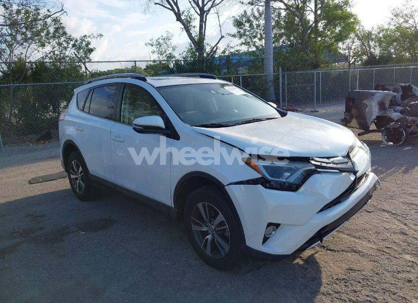 2018 Toyota Rav4 XLE (VIN JTMWFREV1JJ200110) main photo