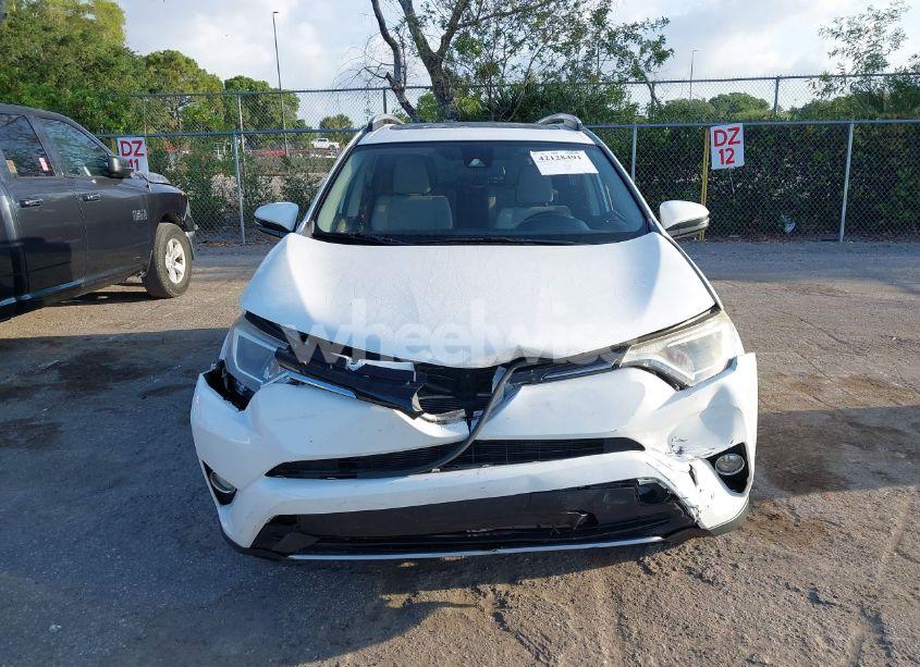 Photo 12 of 2018 Toyota Rav4 XLE (VIN JTMWFREV1JJ200110)