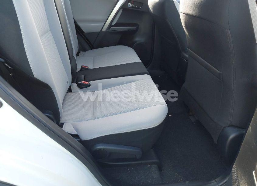 Photo 8 of 2018 Toyota Rav4 XLE (VIN JTMWFREV1JJ200110)