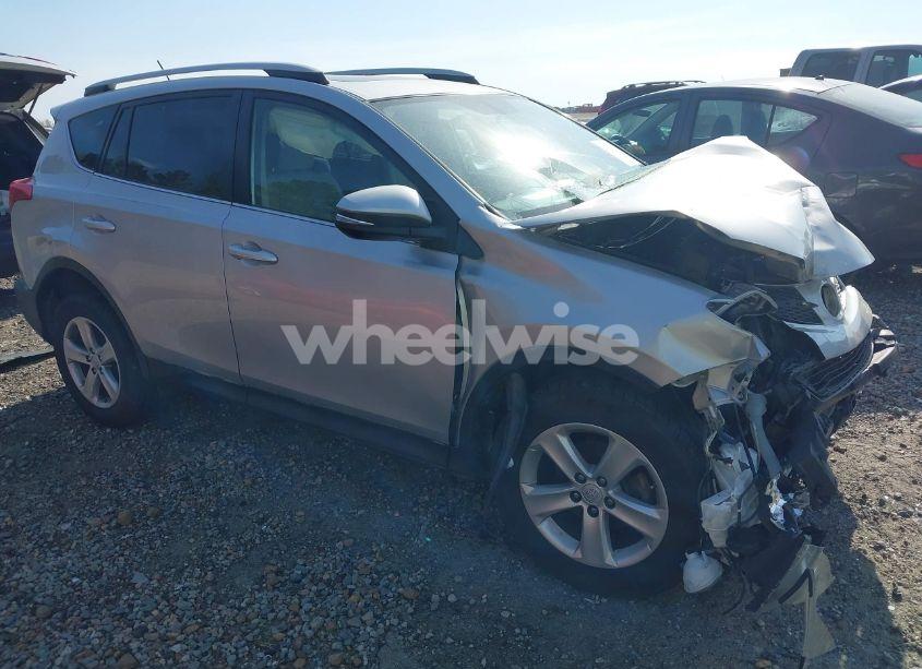 2014 Toyota Rav4 XLE (VIN JTMWFREV2EJ021869) main photo