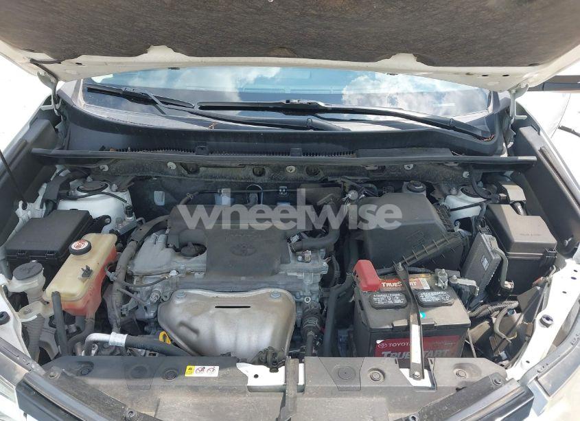 Photo 10 of 2018 Toyota Rav4 XLE (VIN JTMWFREV3JD121908)