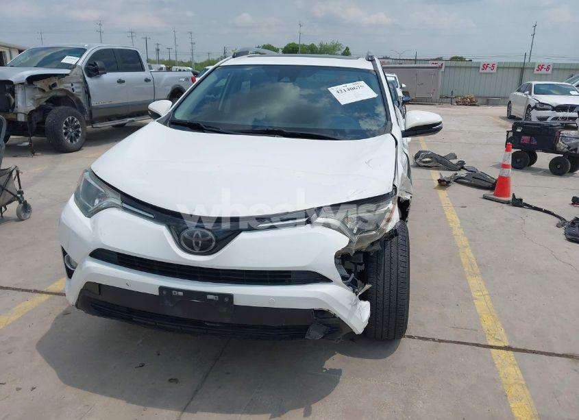 Photo 12 of 2018 Toyota Rav4 XLE (VIN JTMWFREV3JD121908)