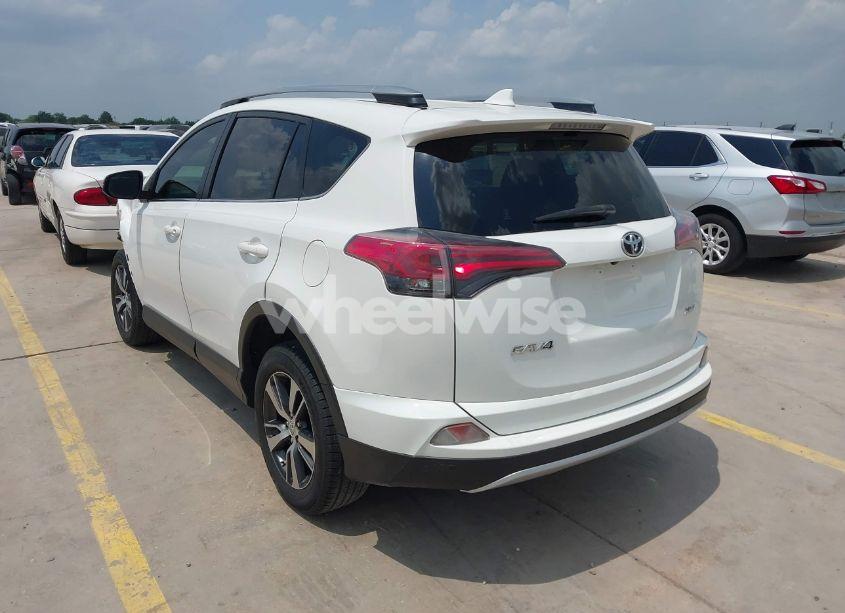 Photo 3 of 2018 Toyota Rav4 XLE (VIN JTMWFREV3JD121908)
