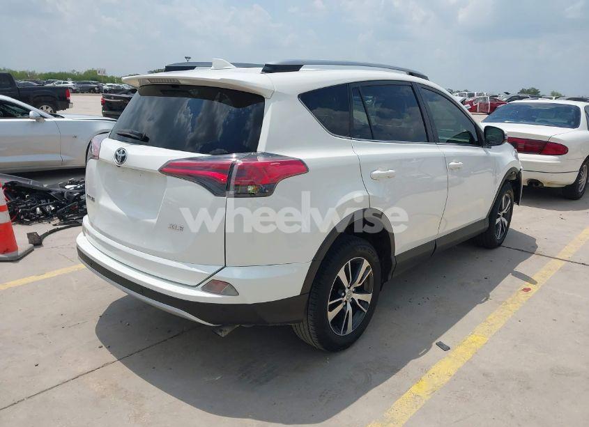 Photo 4 of 2018 Toyota Rav4 XLE (VIN JTMWFREV3JD121908)