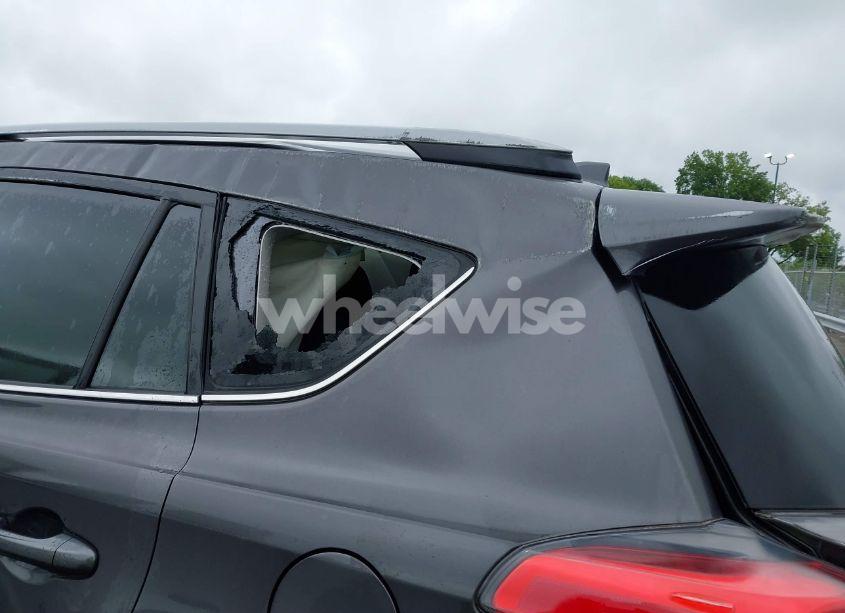 Photo 21 of 2018 Toyota Rav4 XLE (VIN JTMWFREV3JJ184752)