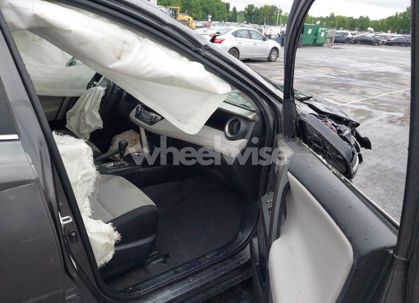 Photo 5 of 2018 Toyota Rav4 XLE (VIN JTMWFREV3JJ184752)