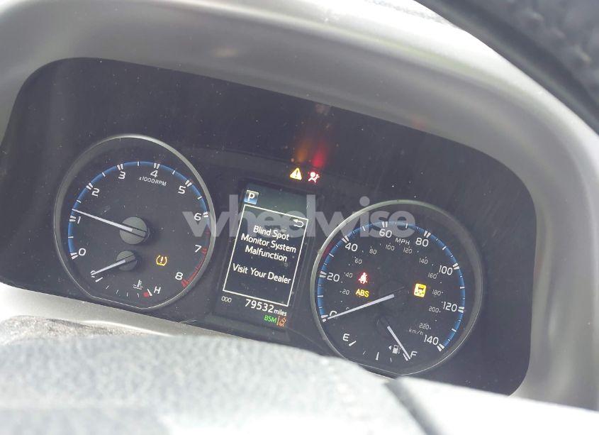 Photo 7 of 2018 Toyota Rav4 XLE (VIN JTMWFREV3JJ184752)