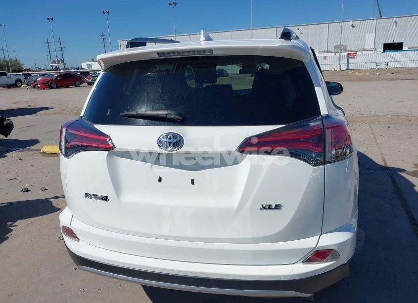 Photo 16 of 2018 Toyota Rav4 XLE (VIN JTMWFREV3JJ187649)