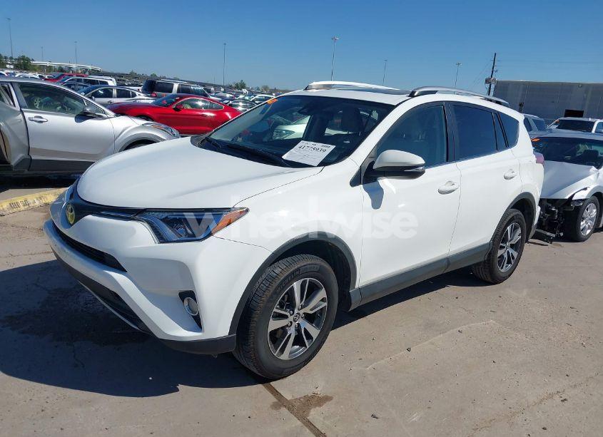 Photo 2 of 2018 Toyota Rav4 XLE (VIN JTMWFREV3JJ187649)
