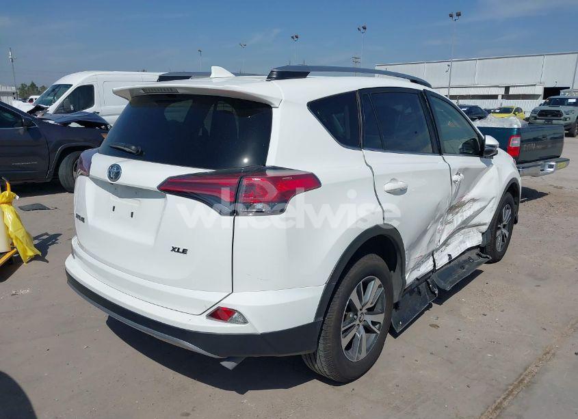 Photo 4 of 2018 Toyota Rav4 XLE (VIN JTMWFREV3JJ187649)