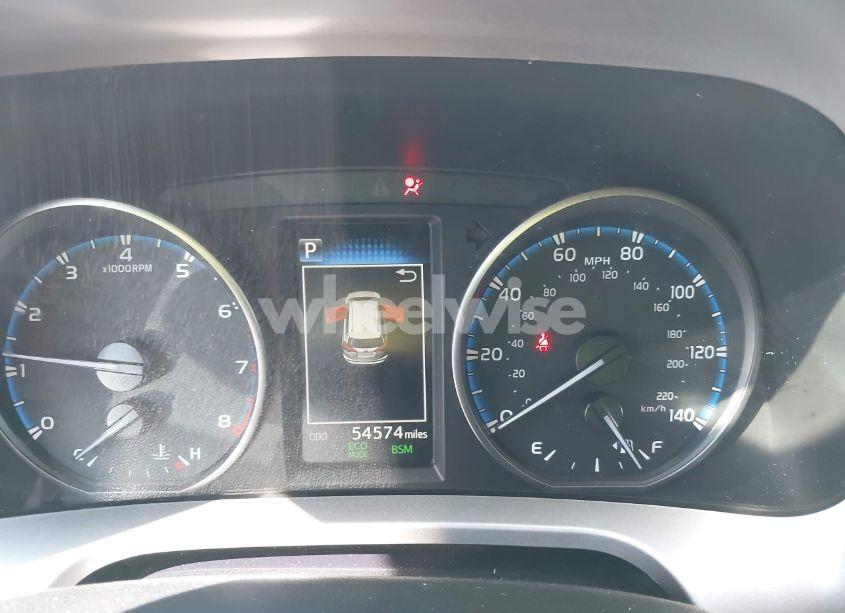 Photo 7 of 2018 Toyota Rav4 XLE (VIN JTMWFREV3JJ187649)