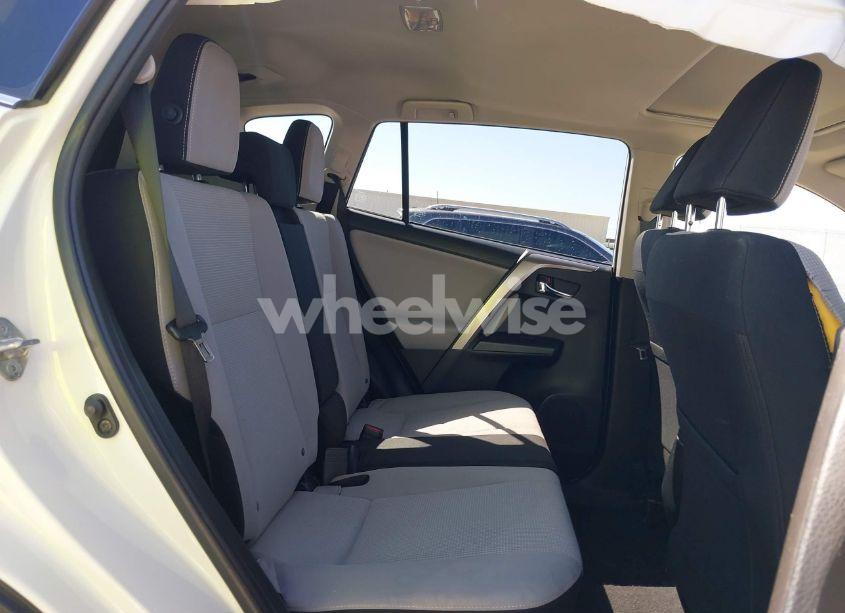 Photo 8 of 2018 Toyota Rav4 XLE (VIN JTMWFREV3JJ187649)