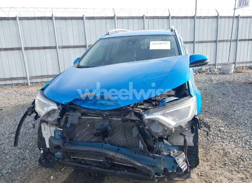 Photo 13 of 2018 Toyota Rav4 XLE (VIN JTMWFREV3JJ725847)