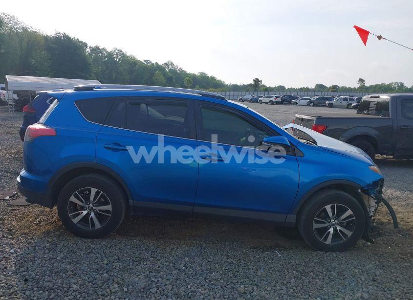 Photo 14 of 2018 Toyota Rav4 XLE (VIN JTMWFREV3JJ725847)
