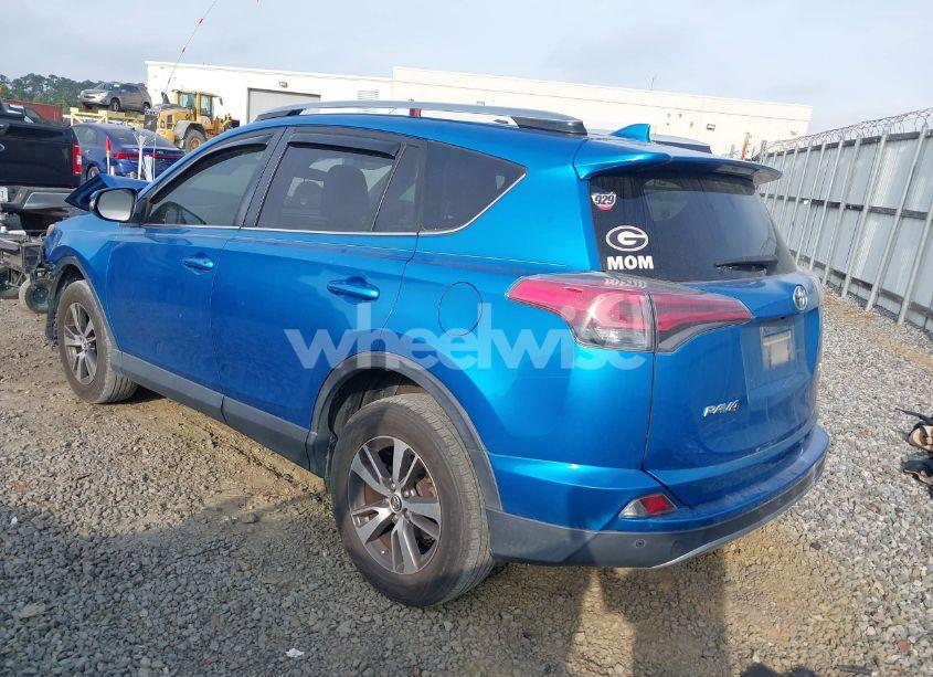 Photo 3 of 2018 Toyota Rav4 XLE (VIN JTMWFREV3JJ725847)