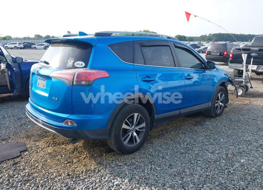 Photo 4 of 2018 Toyota Rav4 XLE (VIN JTMWFREV3JJ725847)