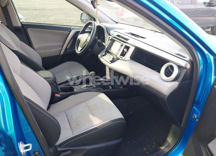 Photo 5 of 2018 Toyota Rav4 XLE (VIN JTMWFREV3JJ725847)