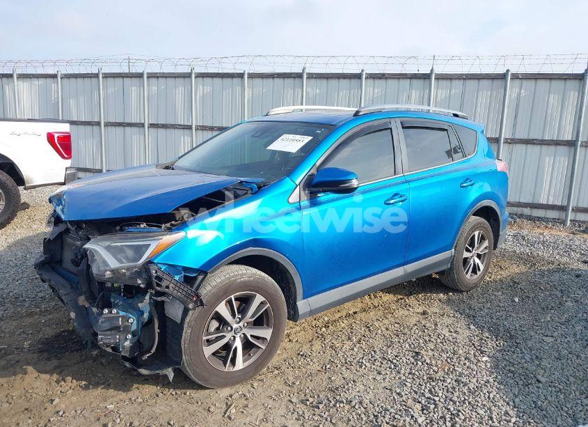 Photo 6 of 2018 Toyota Rav4 XLE (VIN JTMWFREV3JJ725847)