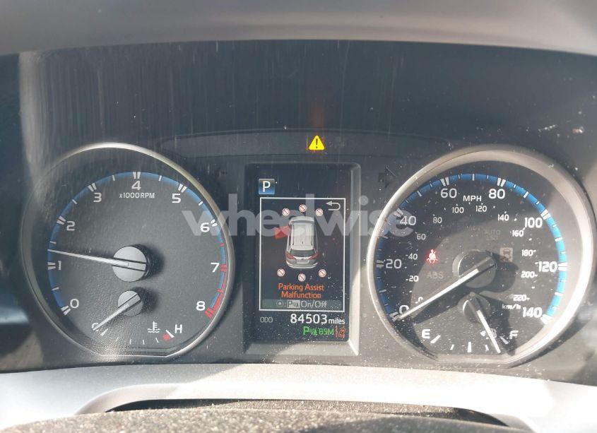 Photo 7 of 2018 Toyota Rav4 XLE (VIN JTMWFREV3JJ725847)