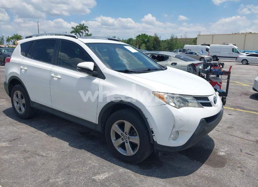 2015 Toyota Rav4 XLE (VIN JTMWFREV5FD057765) main photo