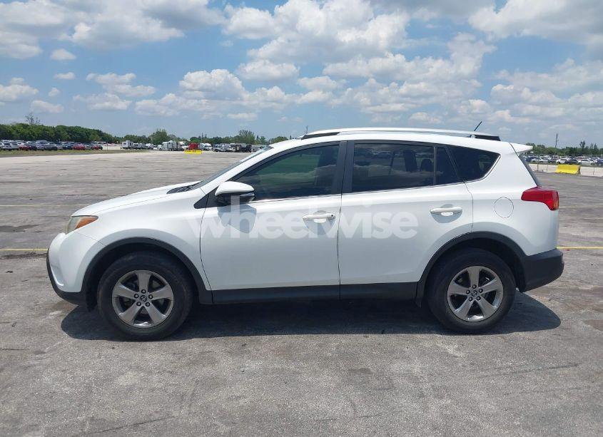 Photo 14 of 2015 Toyota Rav4 XLE (VIN JTMWFREV5FD057765)