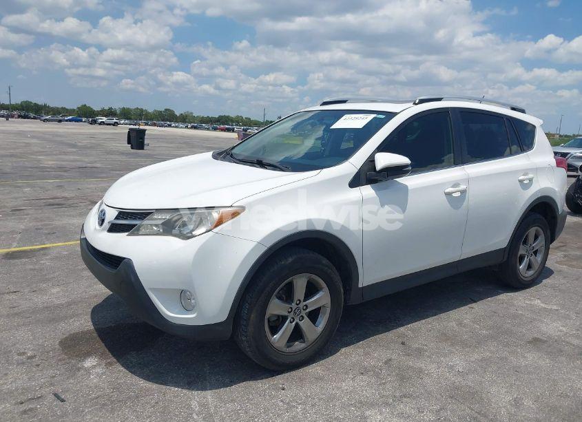Photo 2 of 2015 Toyota Rav4 XLE (VIN JTMWFREV5FD057765)