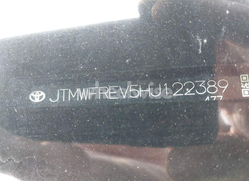 Photo 9 of 2017 Toyota Rav4 XLE (VIN JTMWFREV5HJ122389)