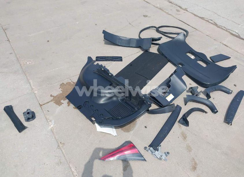 Photo 12 of 2018 Toyota Rav4 XLE (VIN JTMWFREV5JJ202927)