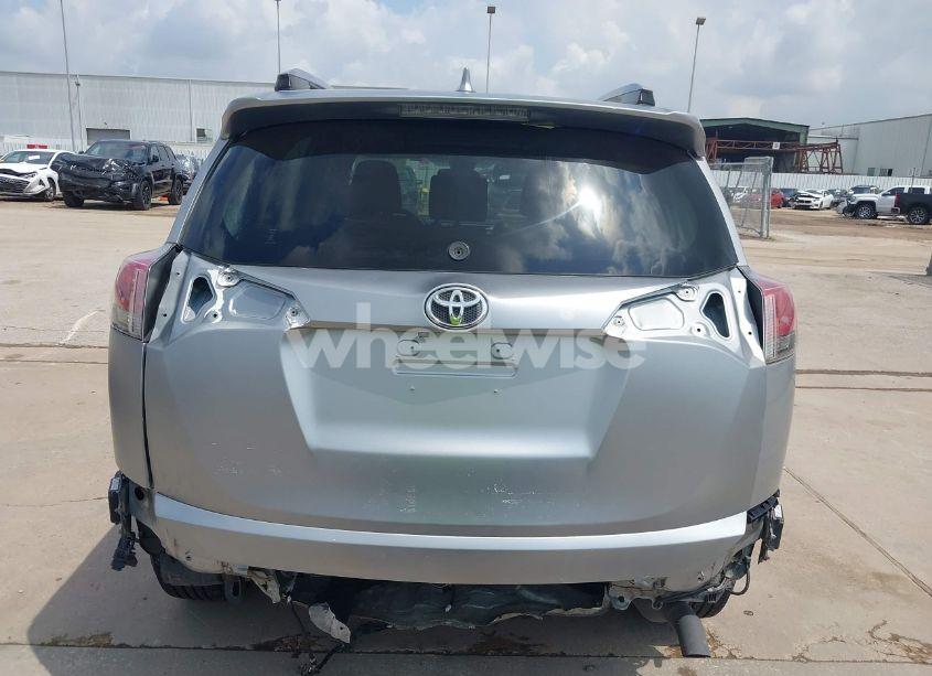 Photo 17 of 2018 Toyota Rav4 XLE (VIN JTMWFREV5JJ202927)