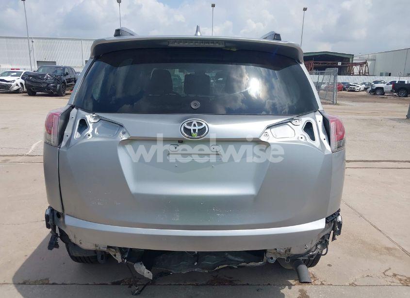 Photo 6 of 2018 Toyota Rav4 XLE (VIN JTMWFREV5JJ202927)