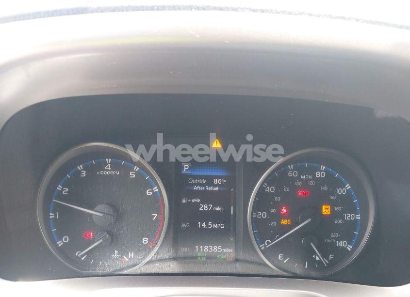 Photo 7 of 2018 Toyota Rav4 XLE (VIN JTMWFREV5JJ202927)