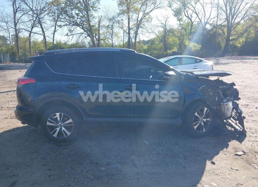 Photo 14 of 2018 Toyota Rav4 XLE (VIN JTMWFREV5JJ739619)