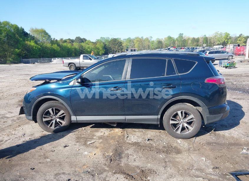 Photo 15 of 2018 Toyota Rav4 XLE (VIN JTMWFREV5JJ739619)