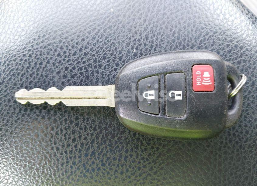 Photo 11 of 2013 Toyota Rav4 XLE (VIN JTMWFREV6DD006093)