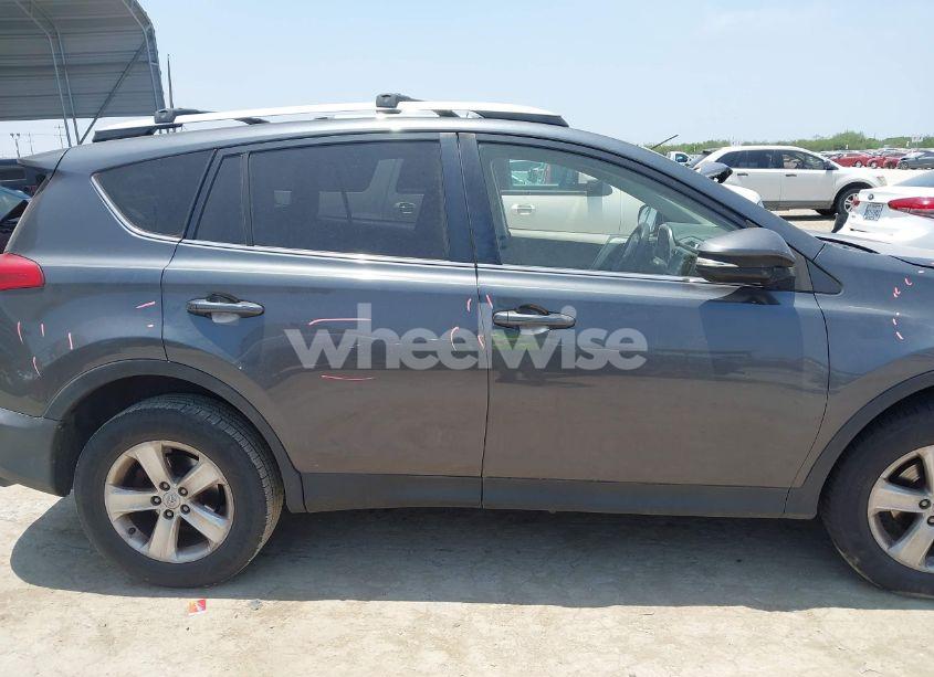 Photo 13 of 2013 Toyota Rav4 XLE (VIN JTMWFREV6DD006093)