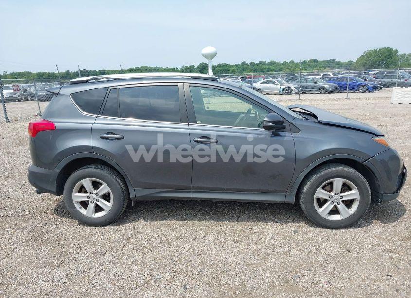 Photo 13 of 2013 Toyota Rav4 XLE (VIN JTMWFREV7DD019502)