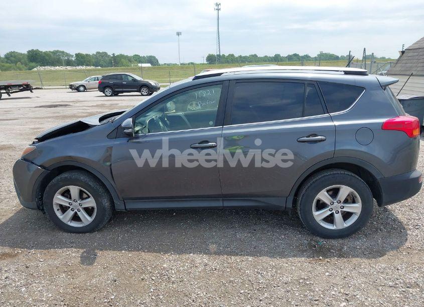 Photo 14 of 2013 Toyota Rav4 XLE (VIN JTMWFREV7DD019502)