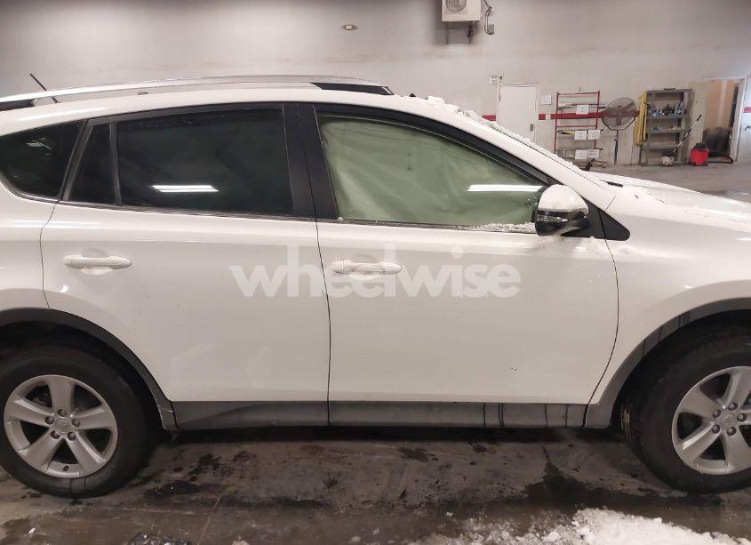 Photo 12 of 2014 Toyota Rav4 XLE (VIN JTMWFREV7EJ000192)