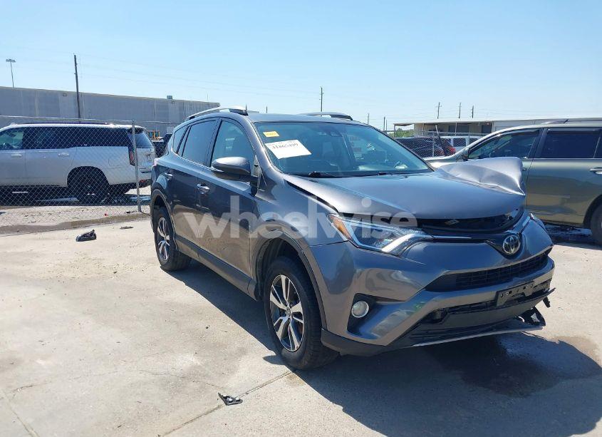 2017 Toyota Rav4 XLE (VIN JTMWFREV7HJ144443) main photo