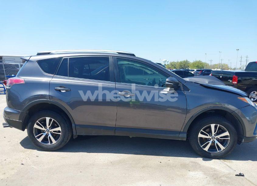 Photo 14 of 2017 Toyota Rav4 XLE (VIN JTMWFREV7HJ144443)