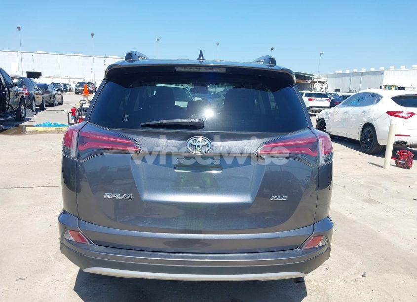 Photo 17 of 2017 Toyota Rav4 XLE (VIN JTMWFREV7HJ144443)
